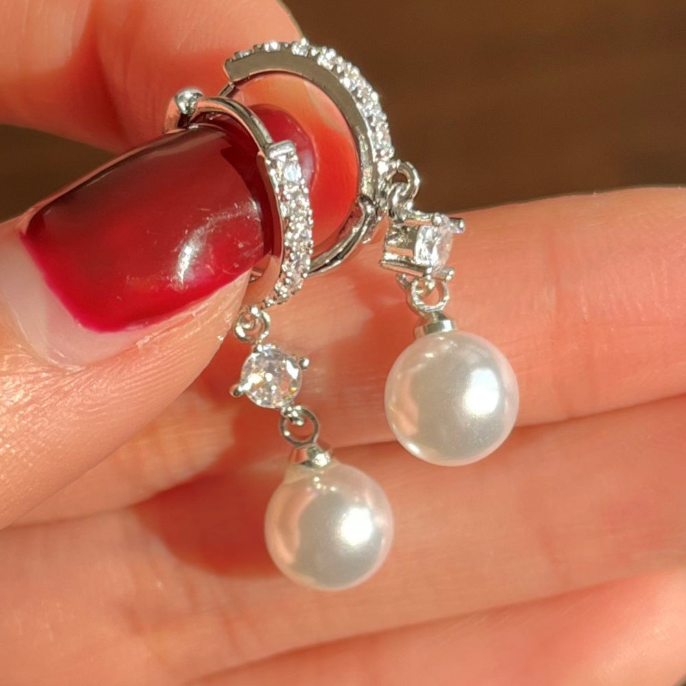 Mini Pearl Earring