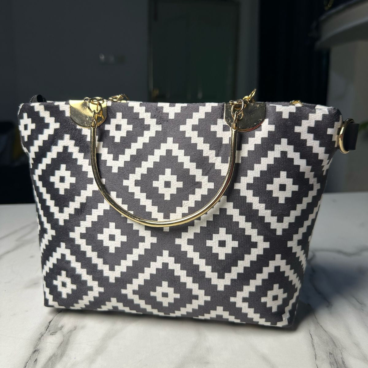 Trendy Geometric Pattern Handbag