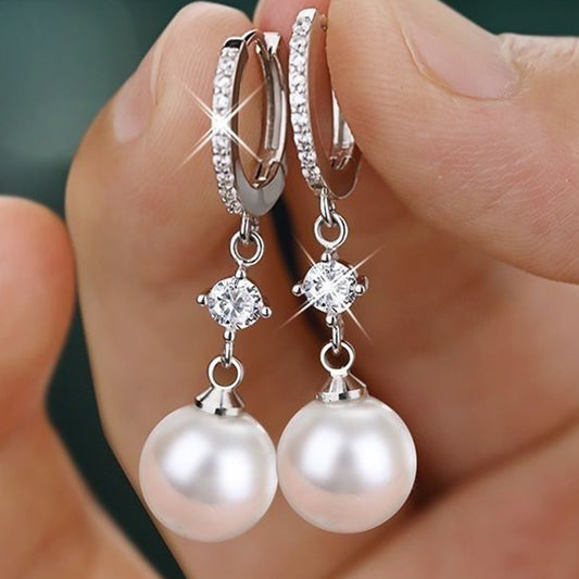 Mini Pearl Earring